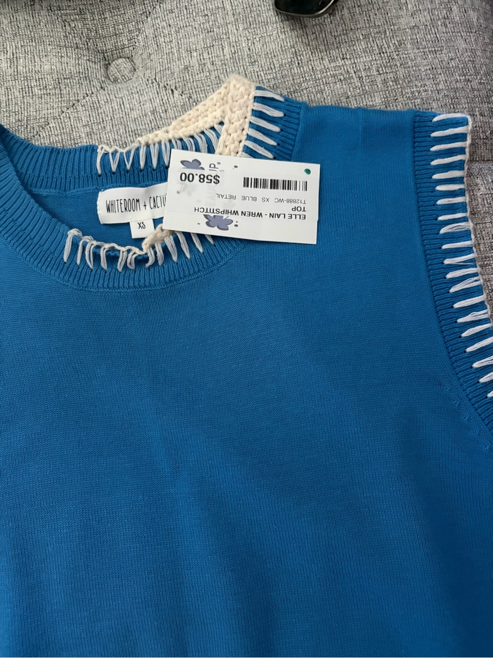 WHITE ROOM & CACTUS Blue Sleeveless Sweater Tank with Cream Stitching